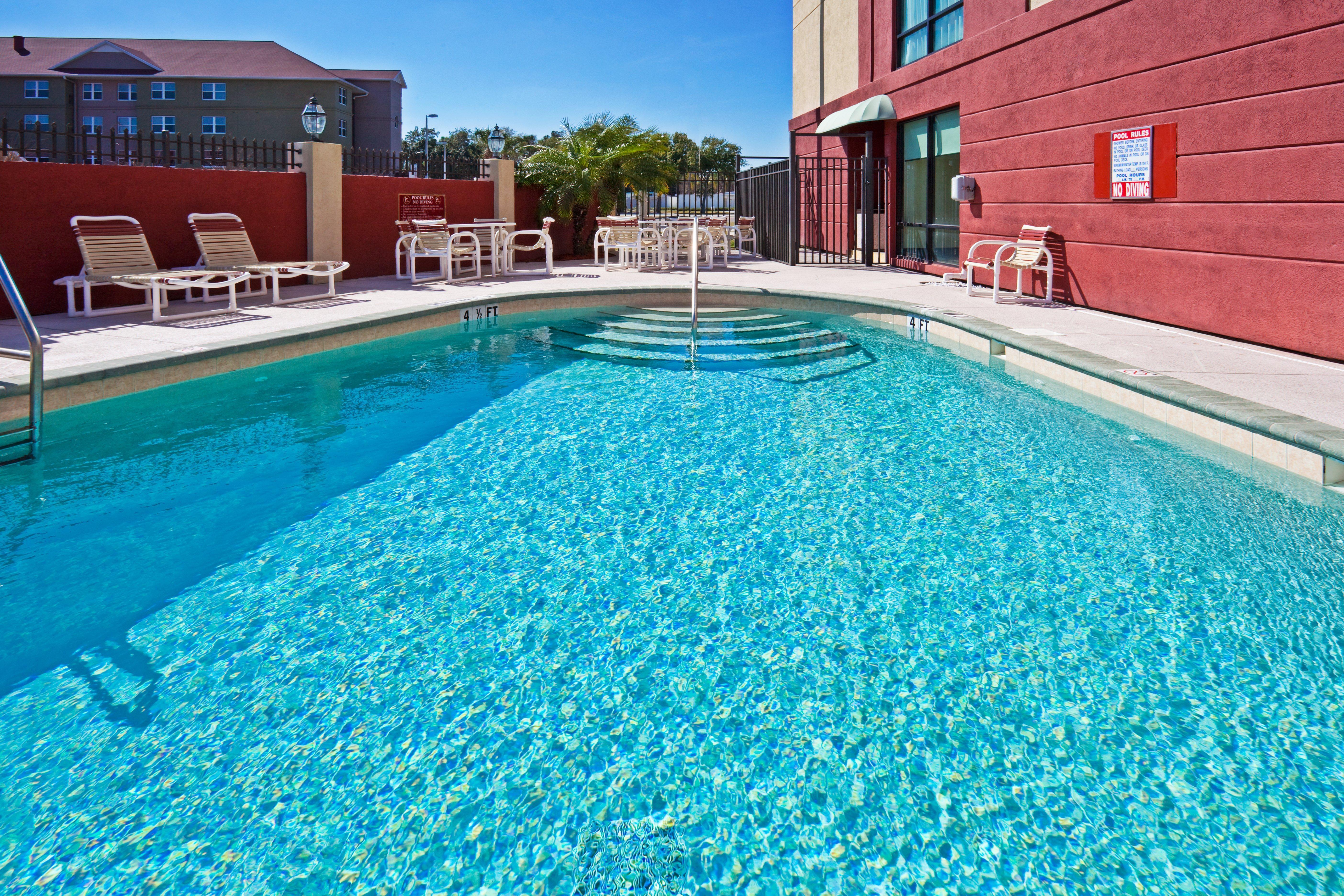 Holiday Inn Express Hotel & Suites Tampa-Oldsmar By Ihg Exterior foto