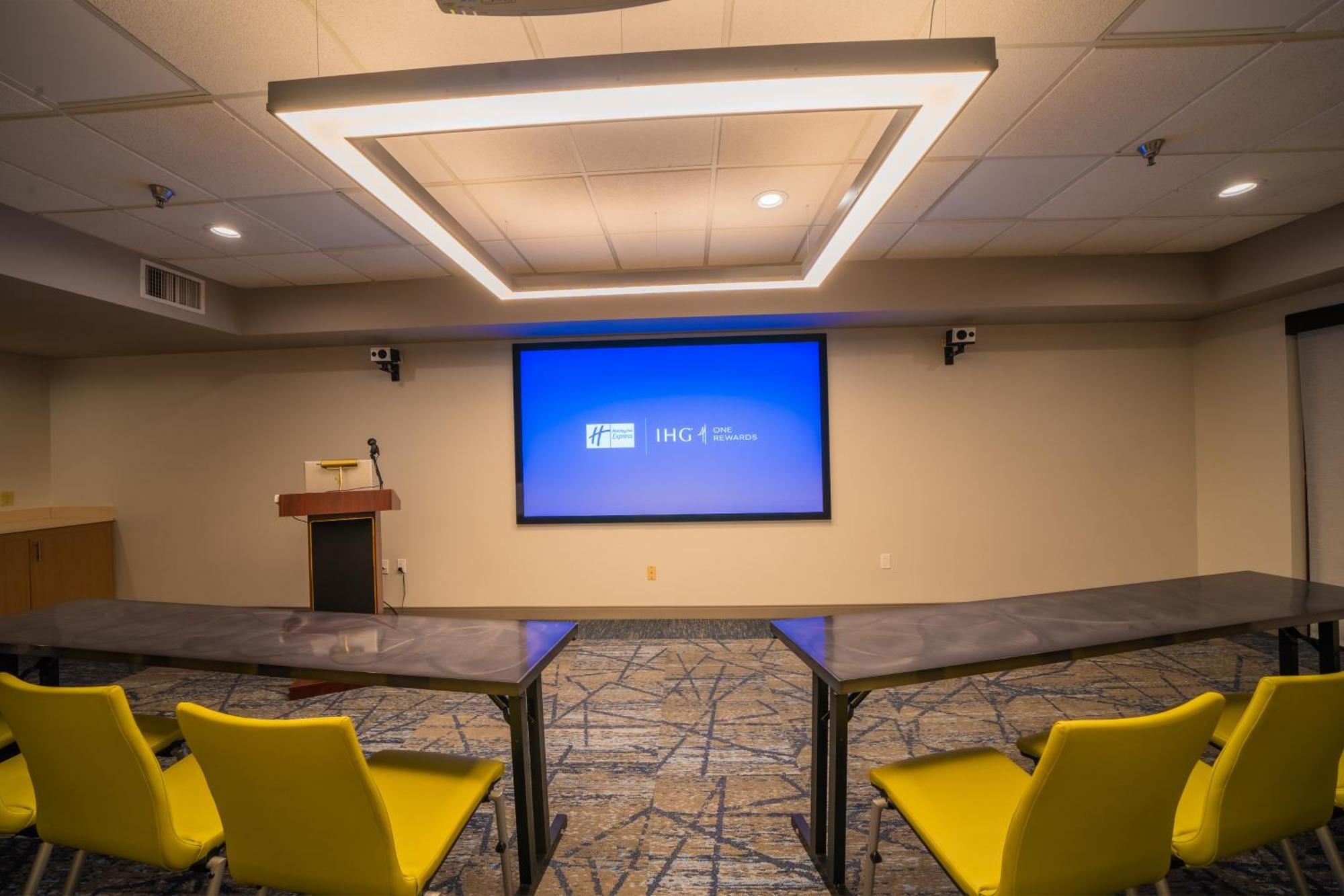 Holiday Inn Express Hotel & Suites Tampa-Oldsmar By Ihg Exterior foto