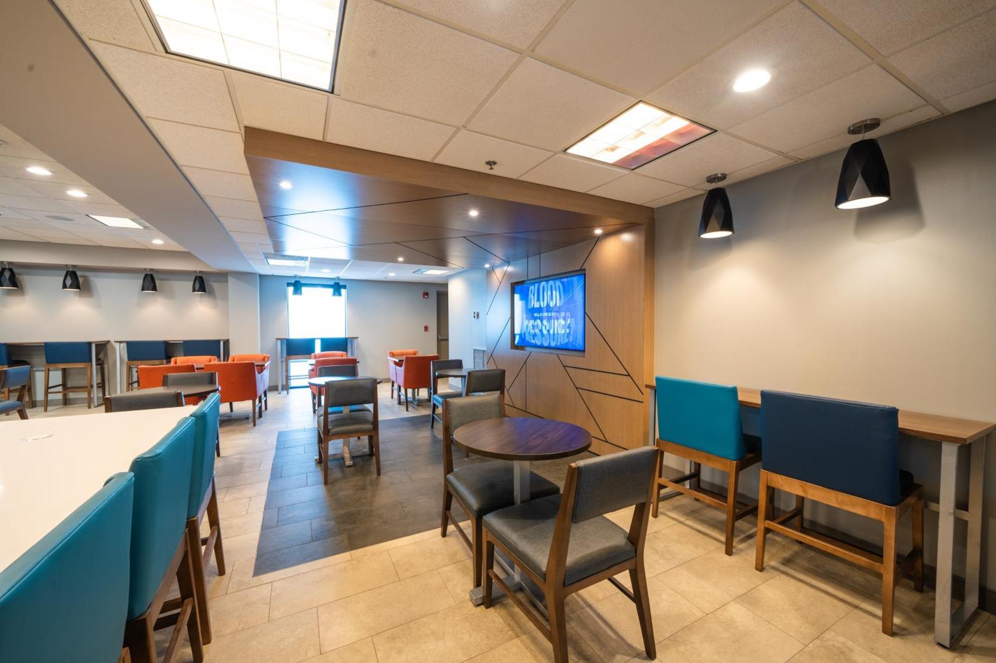 Holiday Inn Express Hotel & Suites Tampa-Oldsmar By Ihg Exterior foto
