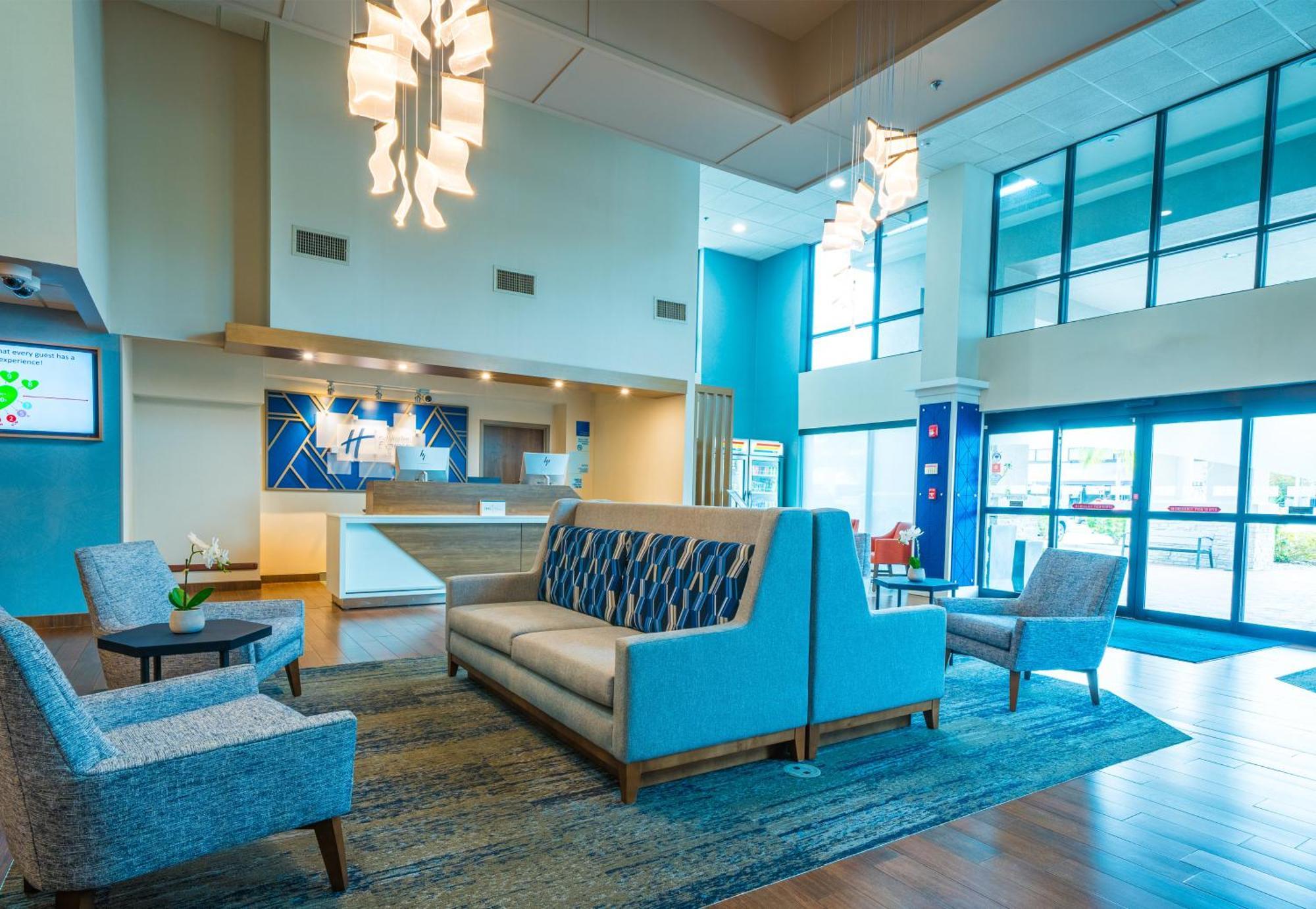 Holiday Inn Express Hotel & Suites Tampa-Oldsmar By Ihg Exterior foto